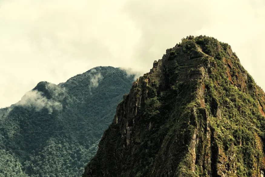 huayna picchu mountain at machu picchu