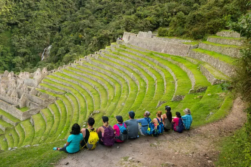 how to get from winay wayna to machu picchu