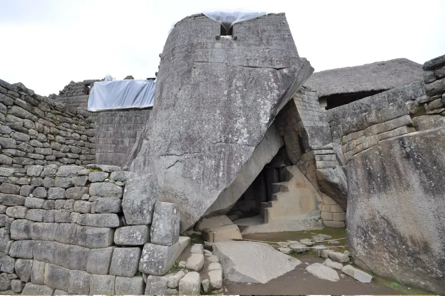 royal tomb in machu picchu